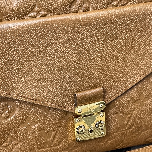 Louis Vuitton Metis Hobo Empreinte Handbag - Picture 10 of 16